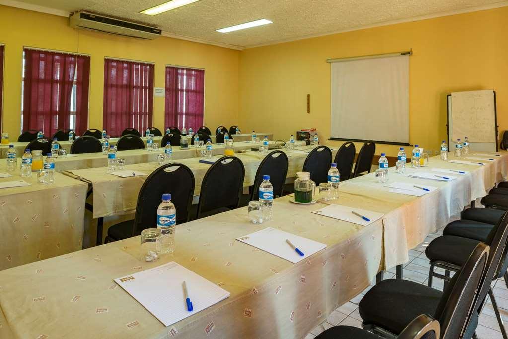 Kadoma Hotel & Conference Centre 部屋 写真