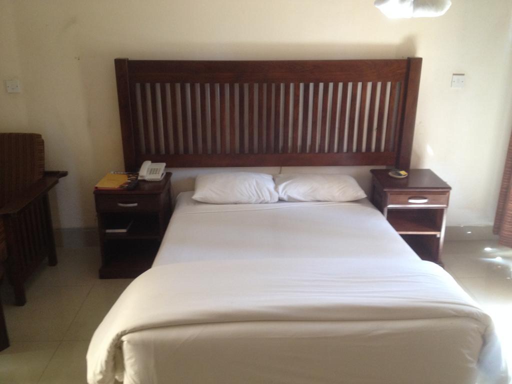 Kadoma Hotel & Conference Centre エクステリア 写真