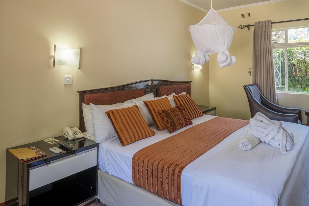 Kadoma Hotel & Conference Centre エクステリア 写真